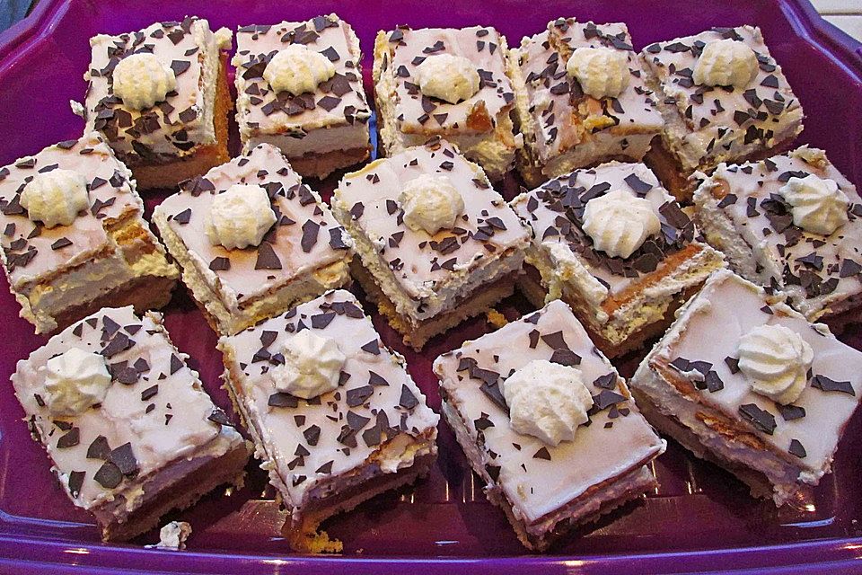 Butterkekskuchen mit Stachelbeeren