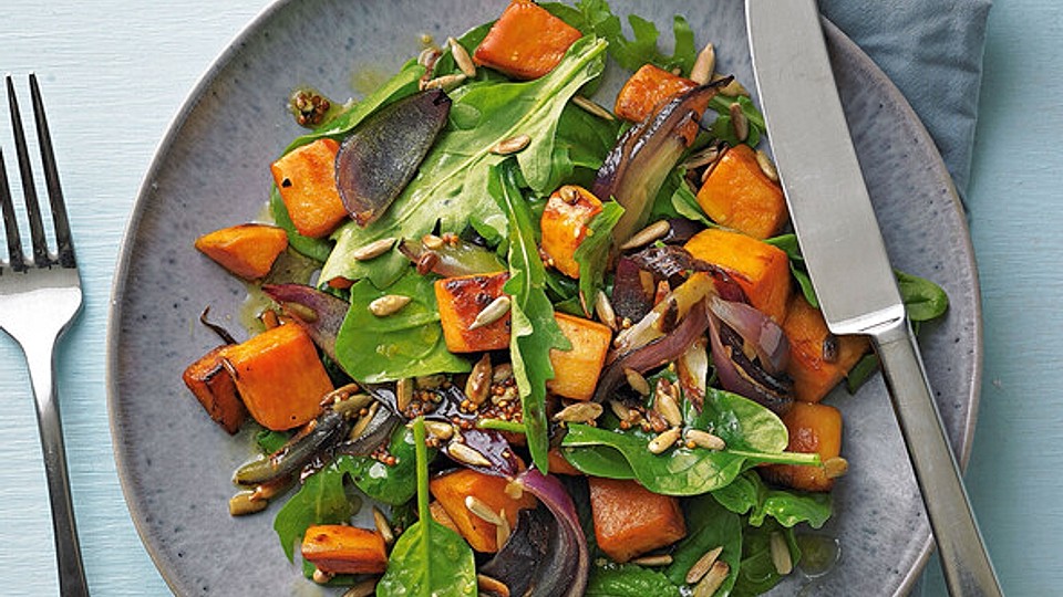 Salat von gebratenen Süsskartoffeln