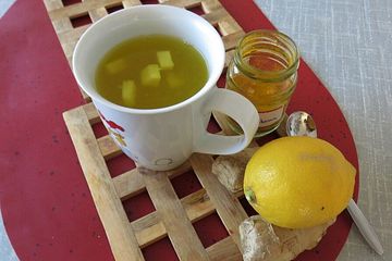 Heiße Ingwer-Kurkuma-Zitrone