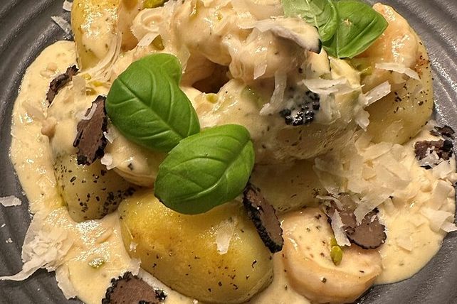 Ricotta-Gnocchi mit Trüffel und Garnelen von Dr_G| Chefkoch