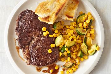 Steak mit Maisgemüse
