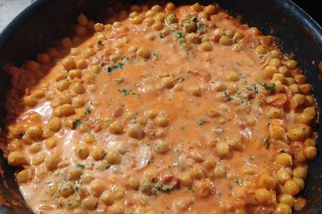 Vegetarisches Kichererbsencurry in Tomaten-Sahnesoße von Butter106 ...