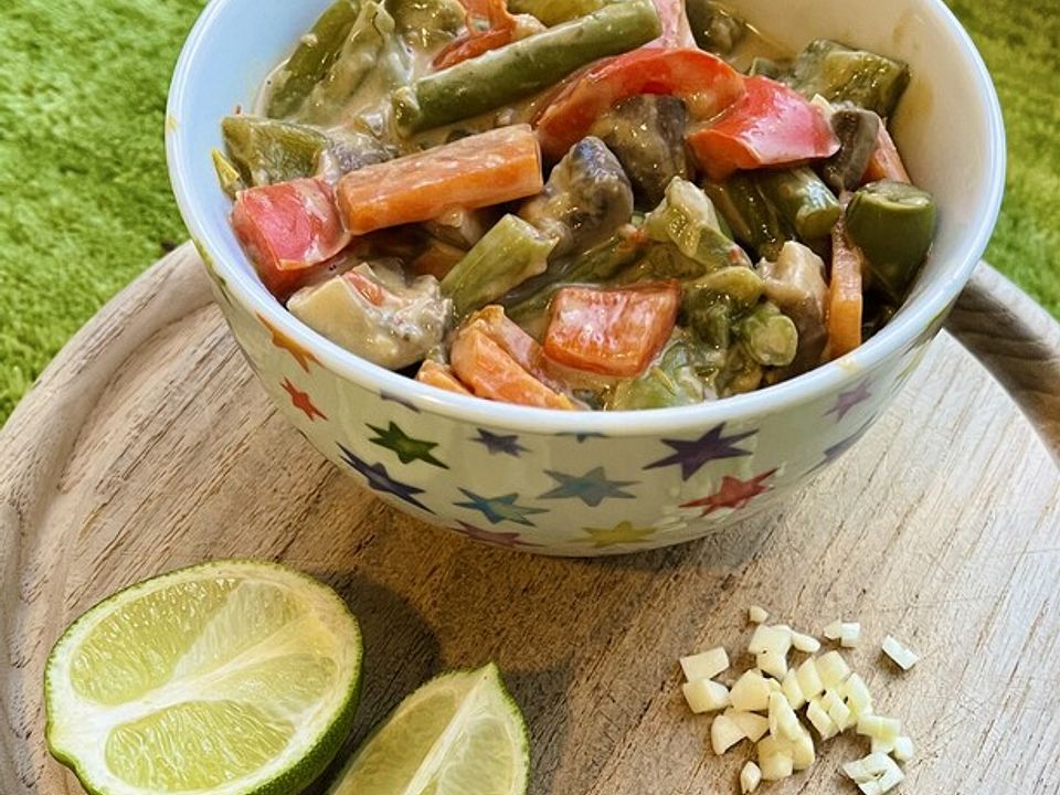 Veganes Stir Fry-Pfannengemüse mit Erdnuss-Kokos-Chili-Sauce von ...