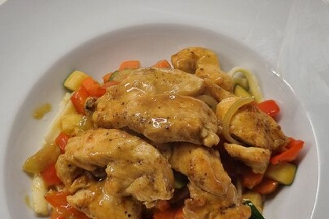 Hühnerbrust mit Gemüse in Curry-Sahnesauce von zuiko| Chefkoch Hühnerbrust mit Gemüse in Curry-Sahnesauce von zuiko| Chefkoch