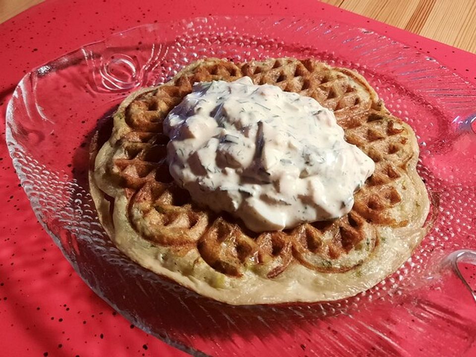 Kartoffelwaffeln mit Lachstatar von gabriele9272| Chefkoch