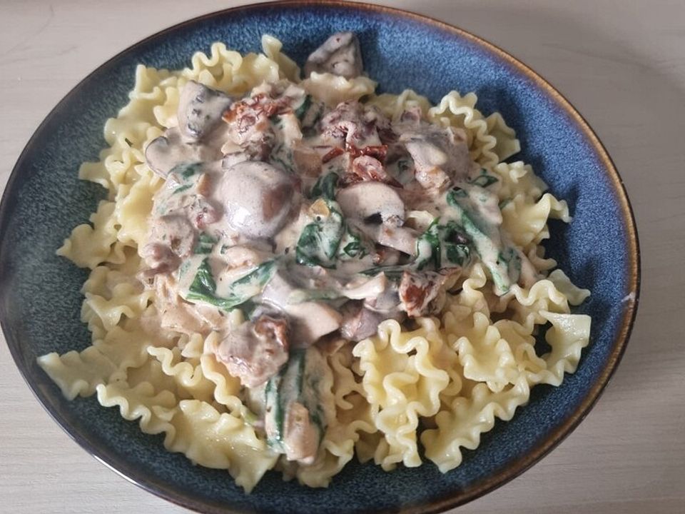 Pilz-Spinat-Sauce mit Pasta von Dragaty| Chefkoch