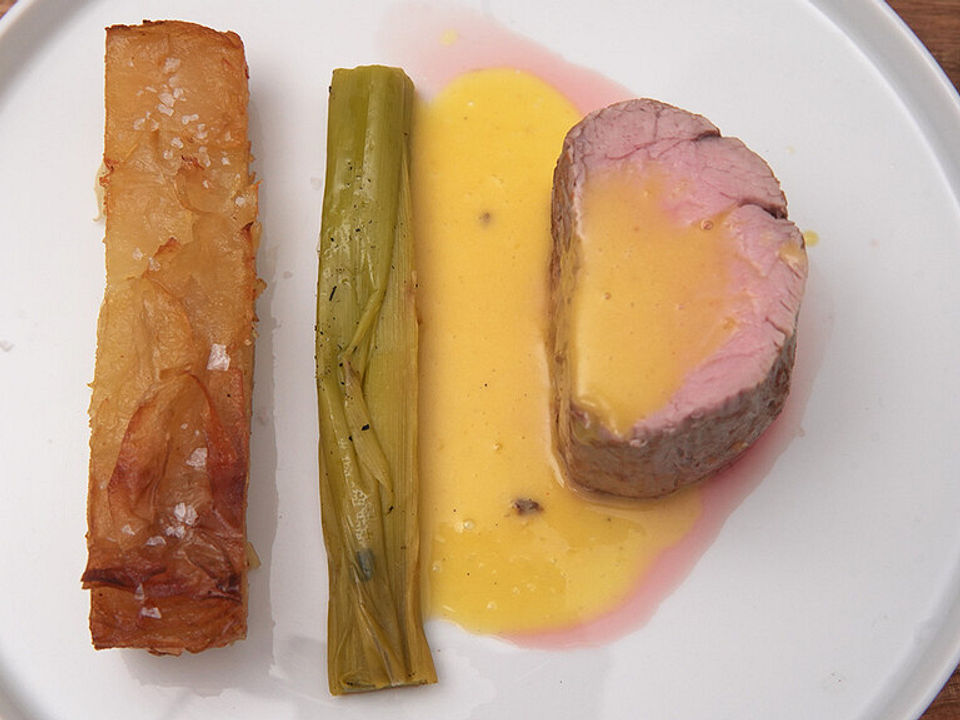 Milchkalb, Sauce Béarnaise, Lauch, 15-Stunden-Kartoffeln von ...