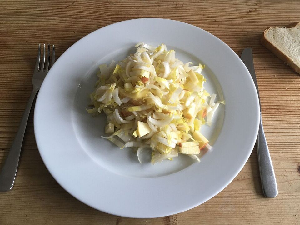 Chicorée-Apfel-Salat mit Bärlauchöl-Quitten-Dressing von steflechef ...