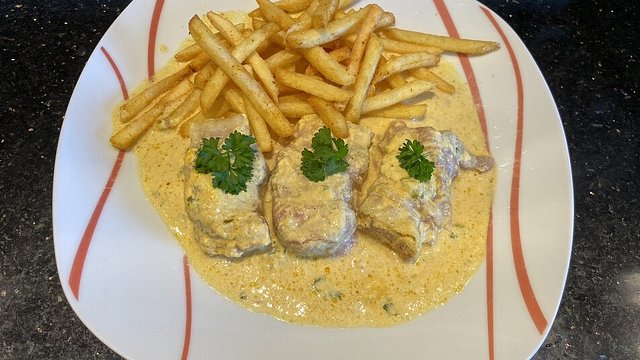 Schweinefilet in Curry-Sahne-Soße von BeeKeeperGEO Schweinefilet in Curry-Sahne-Soße von BeeKeeperGEO