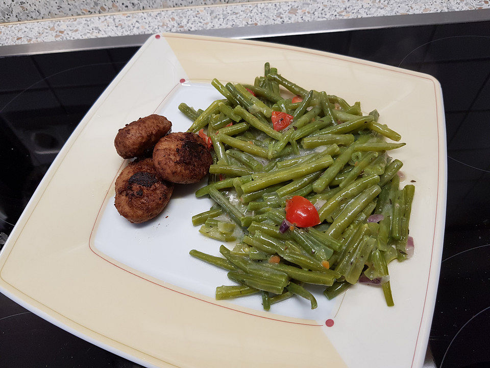 Bohnen in Thymiansoße zu Frikadellen von AGMA| Chefkoch
