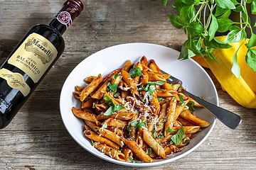 Pasta mit Blitz-Tomatensauce