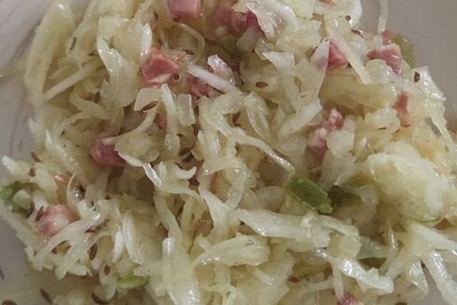 Schneller Krautsalat auf bayerische Art mit Kümmel und Speck von da ...