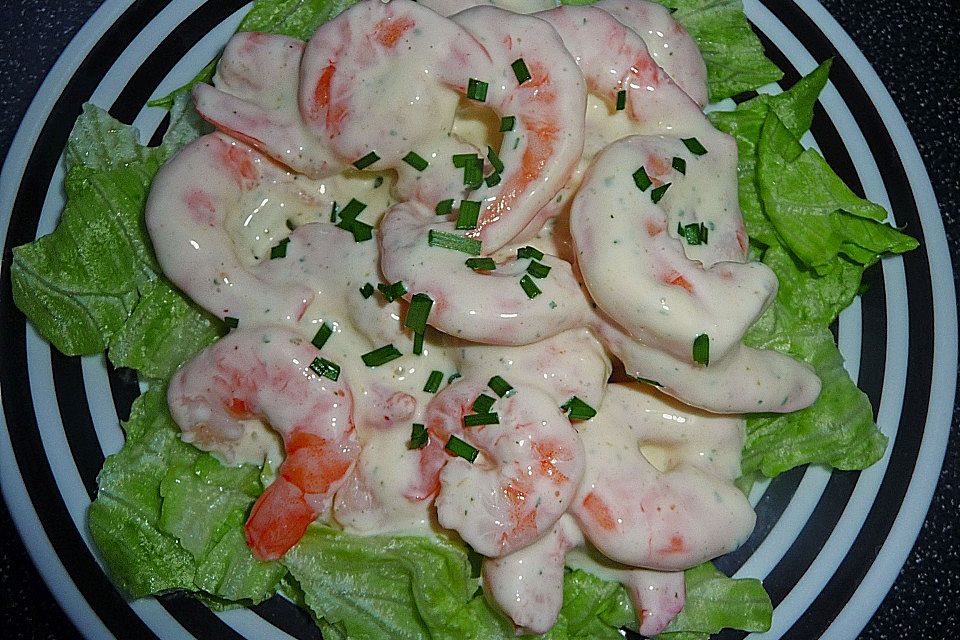 Krabbencocktail an Blattsalat