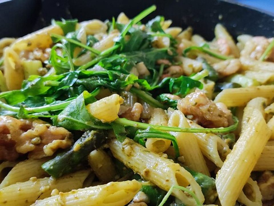 Spargelpasta mit karamellisierten Walnüssen von Linnne| Chefkoch
