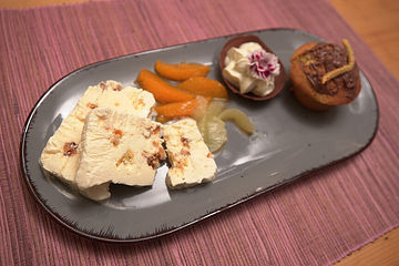 Parfait Cassata mit beschwipsten Zitrusfrüchten und Orangenküchlein