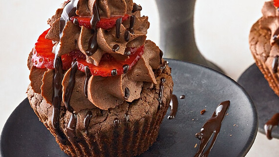 Erdbeer-Schoko-Espresso-Cupcakes von BRIGITTEMagazin