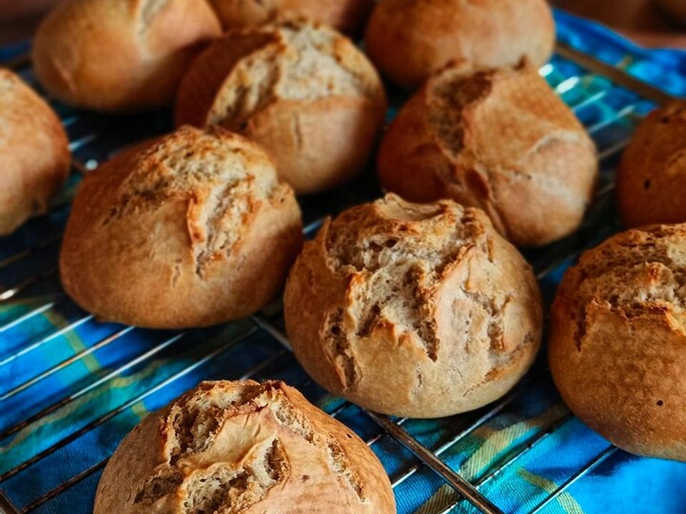 Vegane Saftige Laugenbrötchen von Divi97| Chefkoch