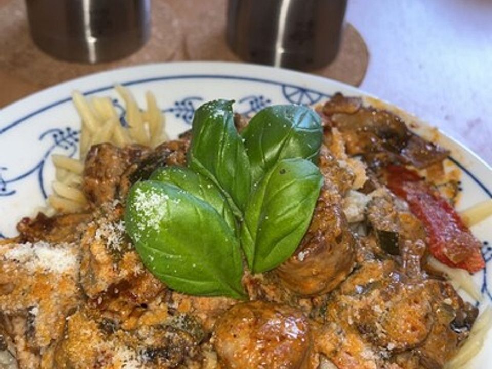 Pasta mit Pilzen und grober Bratwurst von Finja_meier99| Chefkoch