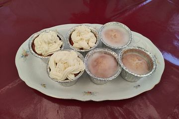 Muffins mit Holunderblütenlikör oder Sirup