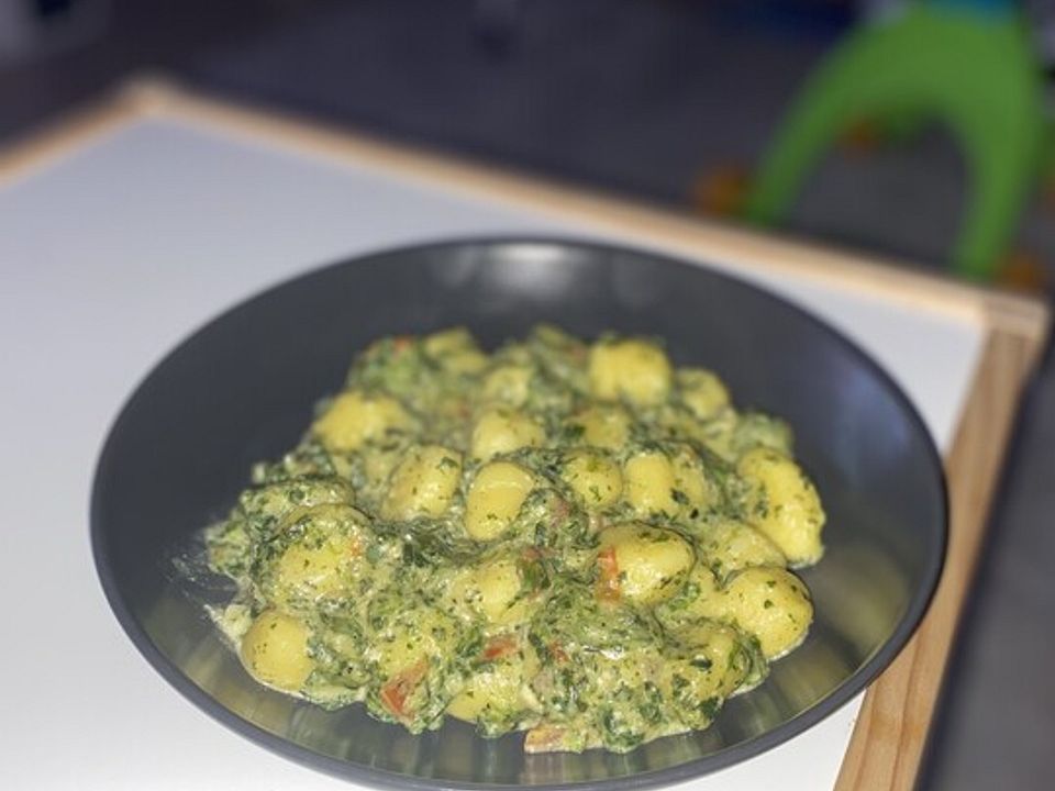 Gnocchi mit Spinat-Käsesoße von OceanaKl| Chefkoch