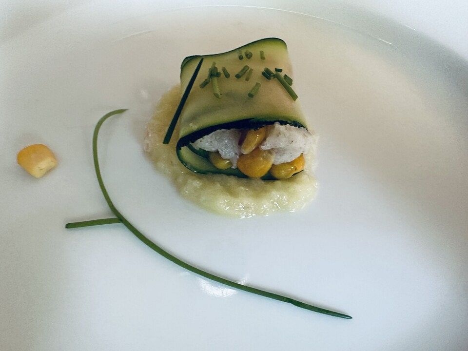 Zucchini-Röllchen mit Mais auf Apfel-Vinaigrette von shuttle| Chefkoch