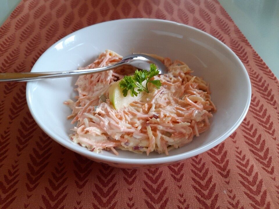 Karotten-Sellerie-Salat mit saurer Sahne von Homer-Simpson| Chefkoch