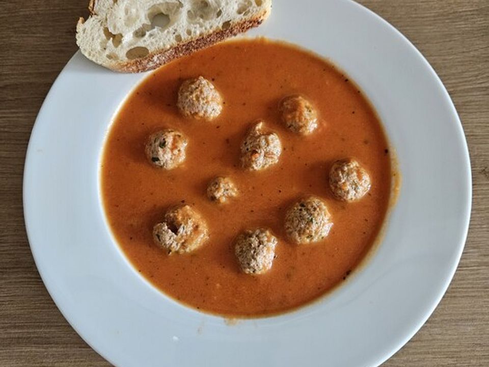 Tomatensuppe mit Hackbällchen von laura_schulz0904| Chefkoch