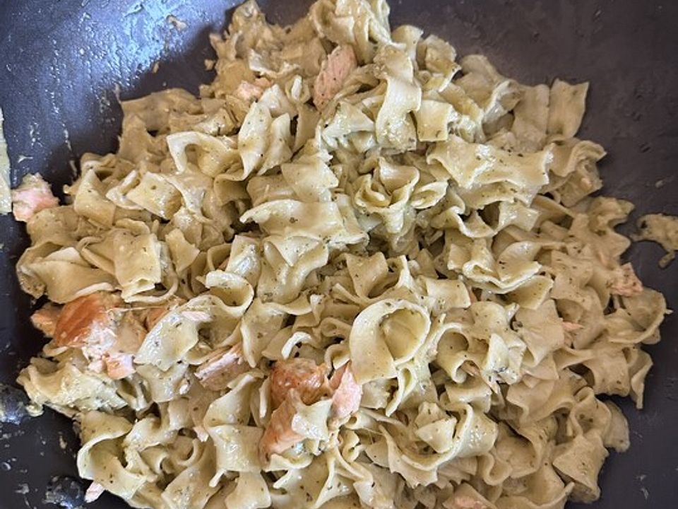 Nudeln mit Lachs und dreierlei Käse von Danny2245| Chefkoch