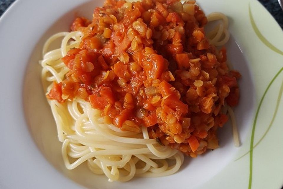 Bolognese von roten Linsen