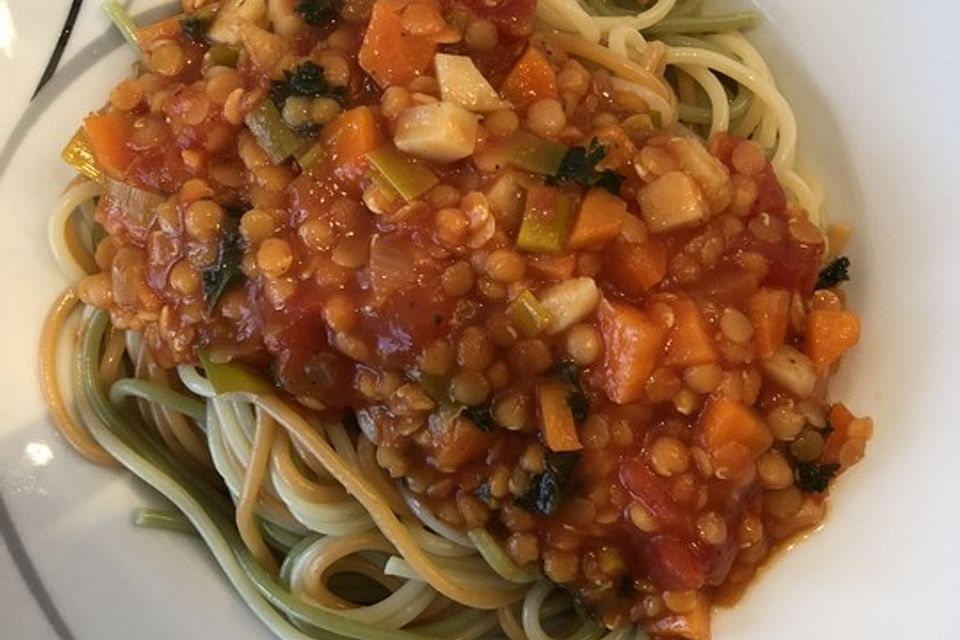 Bolognese von roten Linsen