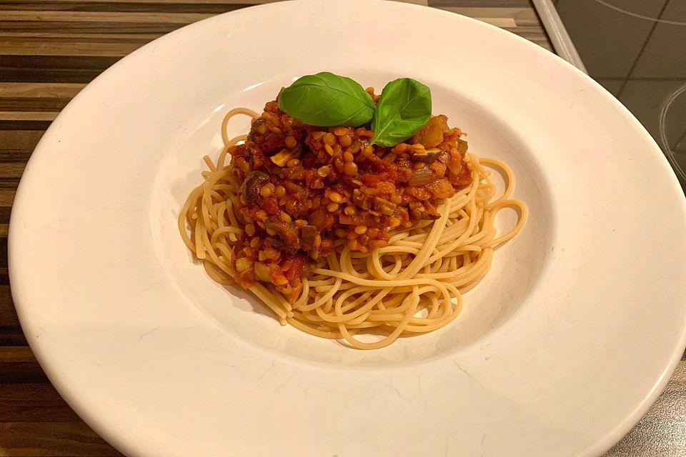 Bolognese von roten Linsen