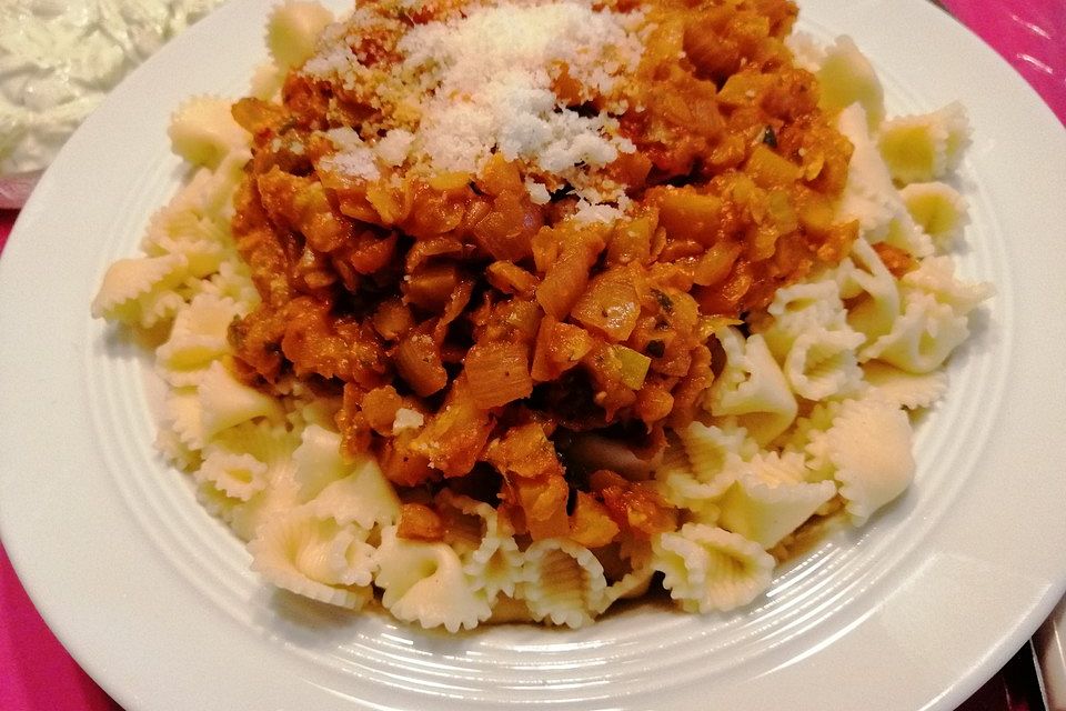 Bolognese von roten Linsen