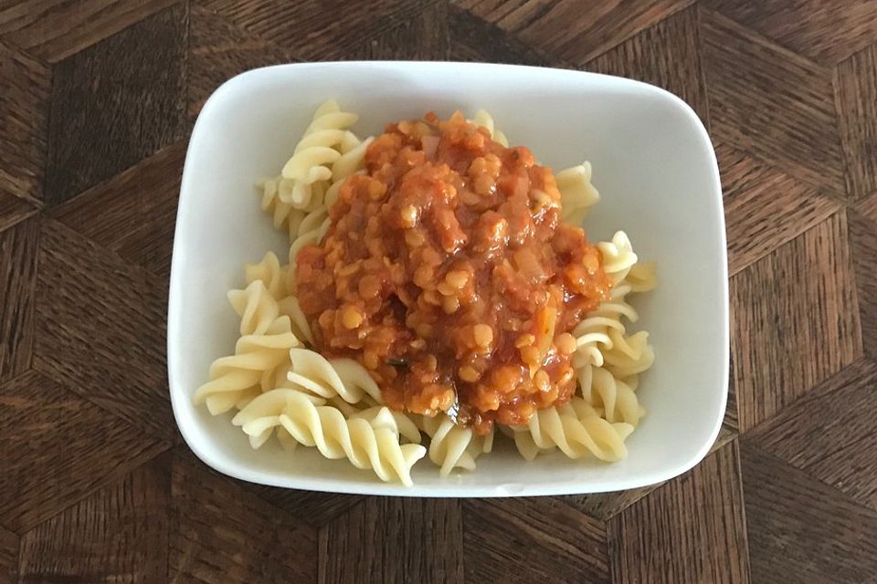 Bolognese von roten Linsen