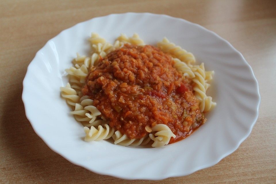 Bolognese von roten Linsen