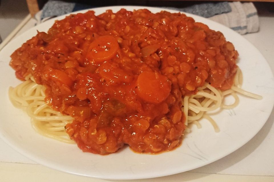 Bolognese von roten Linsen