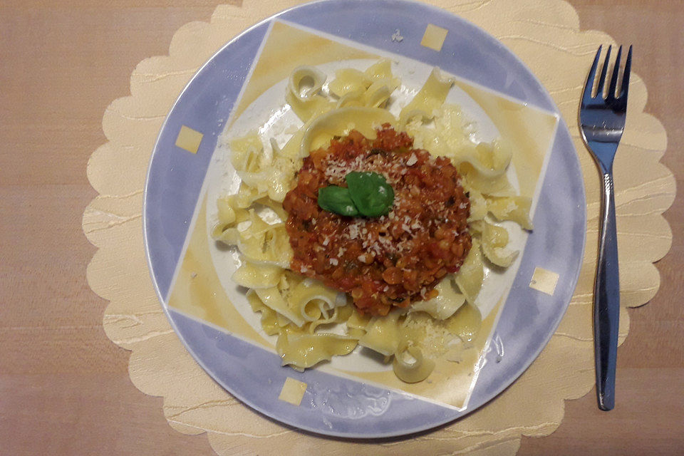 Bolognese von roten Linsen