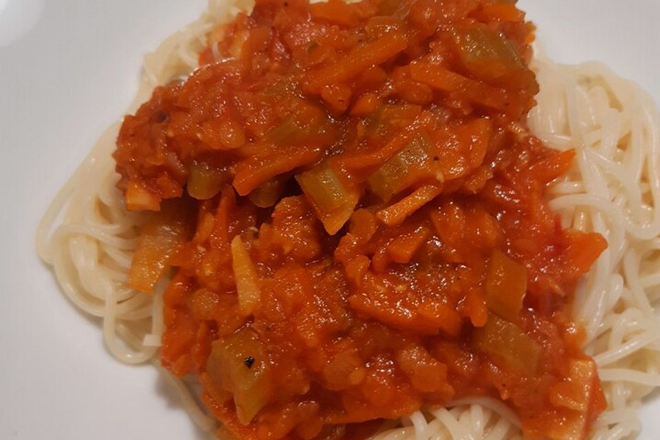 Bolognese von roten Linsen