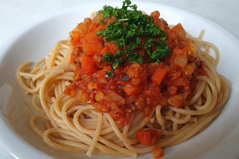 Bolognese von roten Linsen