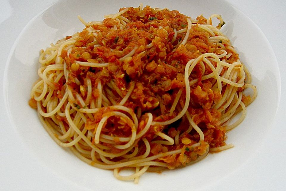 Bolognese von roten Linsen