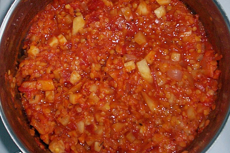 Bolognese von roten Linsen