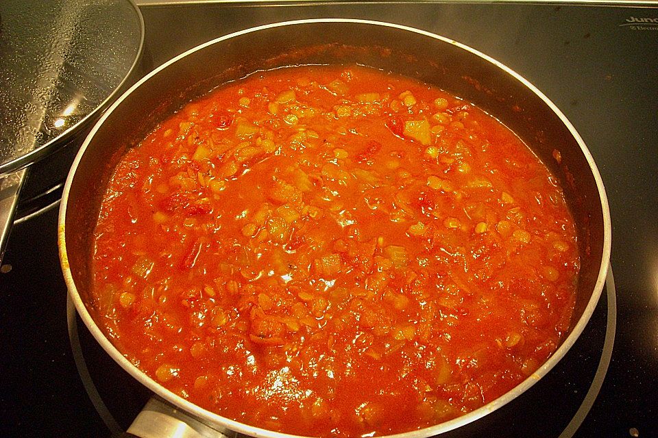 Bolognese von roten Linsen