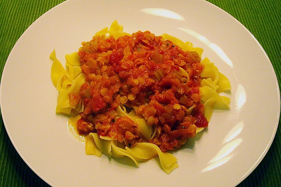 Bolognese von roten Linsen