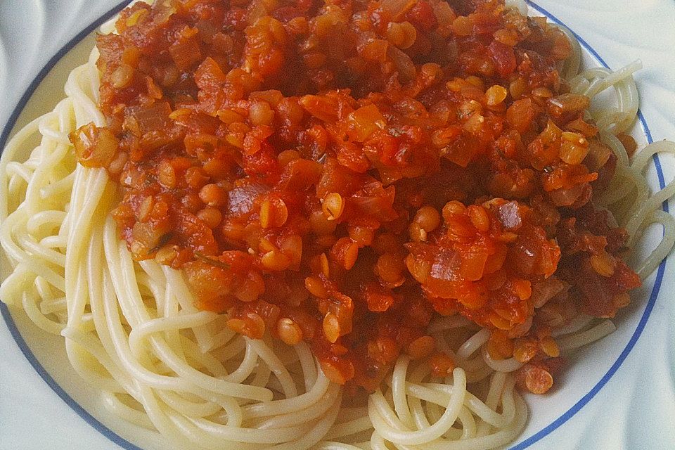 Bolognese von roten Linsen