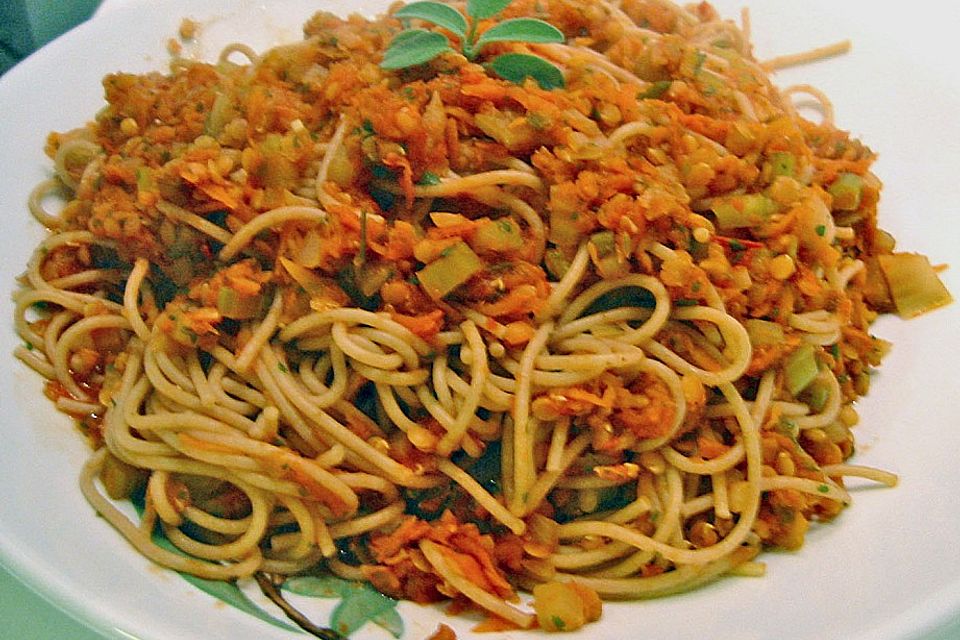 Bolognese von roten Linsen