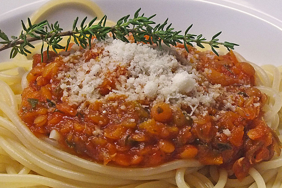 Bolognese von roten Linsen