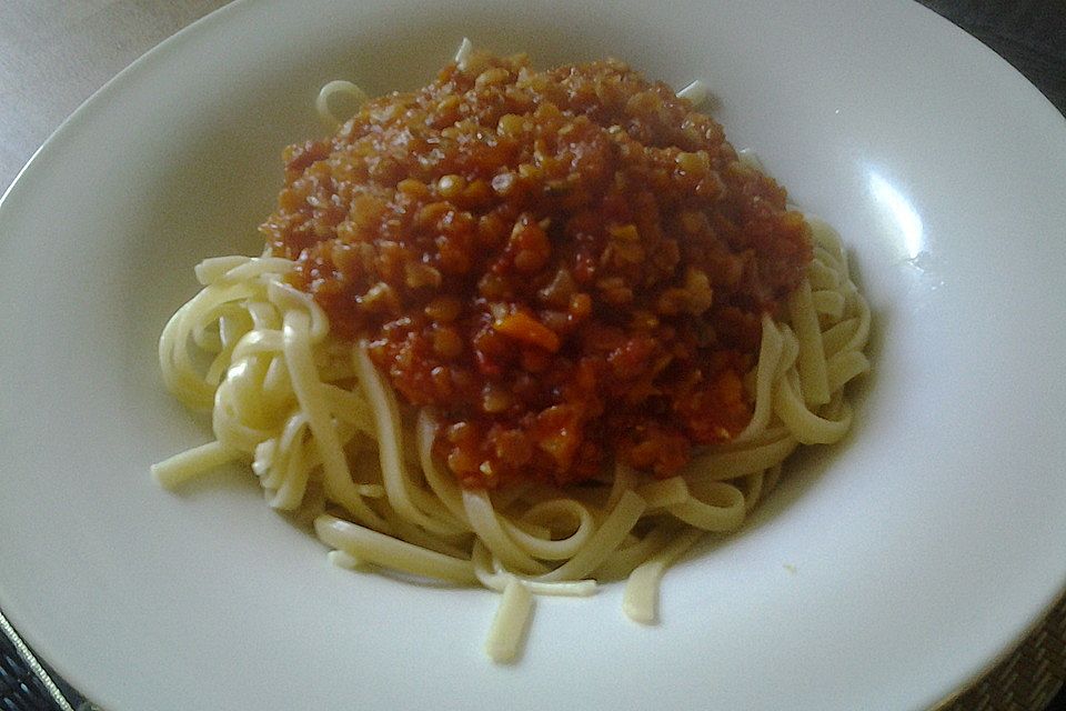 Bolognese von roten Linsen