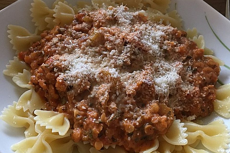 Bolognese von roten Linsen