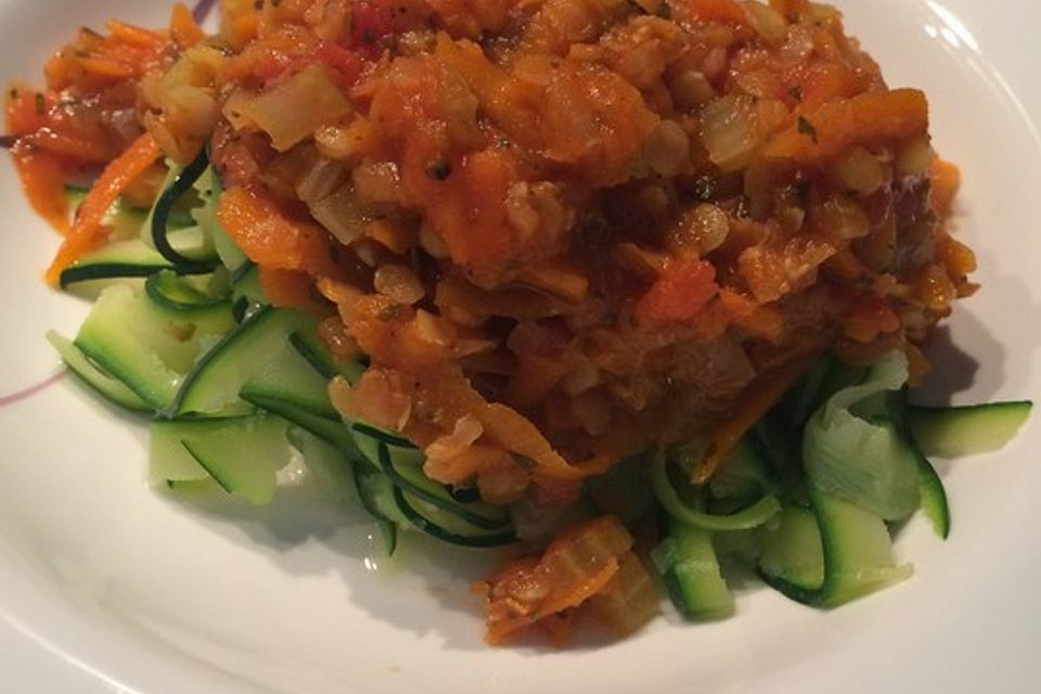 Bolognese von roten Linsen