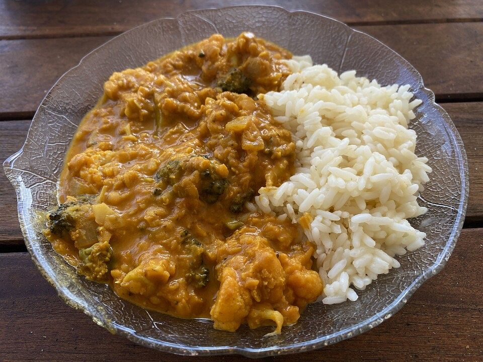 Rotes Linsencurry mit Brokkoli und Blumenkohl von johannahaui| Chefkoch