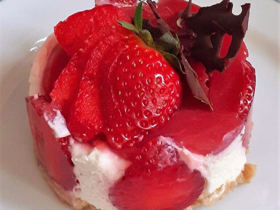 Erdbeertörtchen ohne Backen von tonkabohne_52| Chefkoch